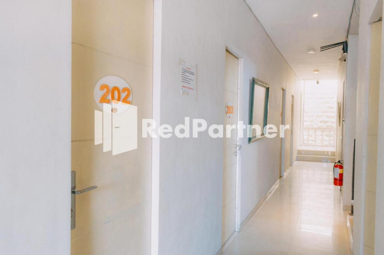 סוראבאיה We Stay Residence Redpartner מראה חיצוני תמונה