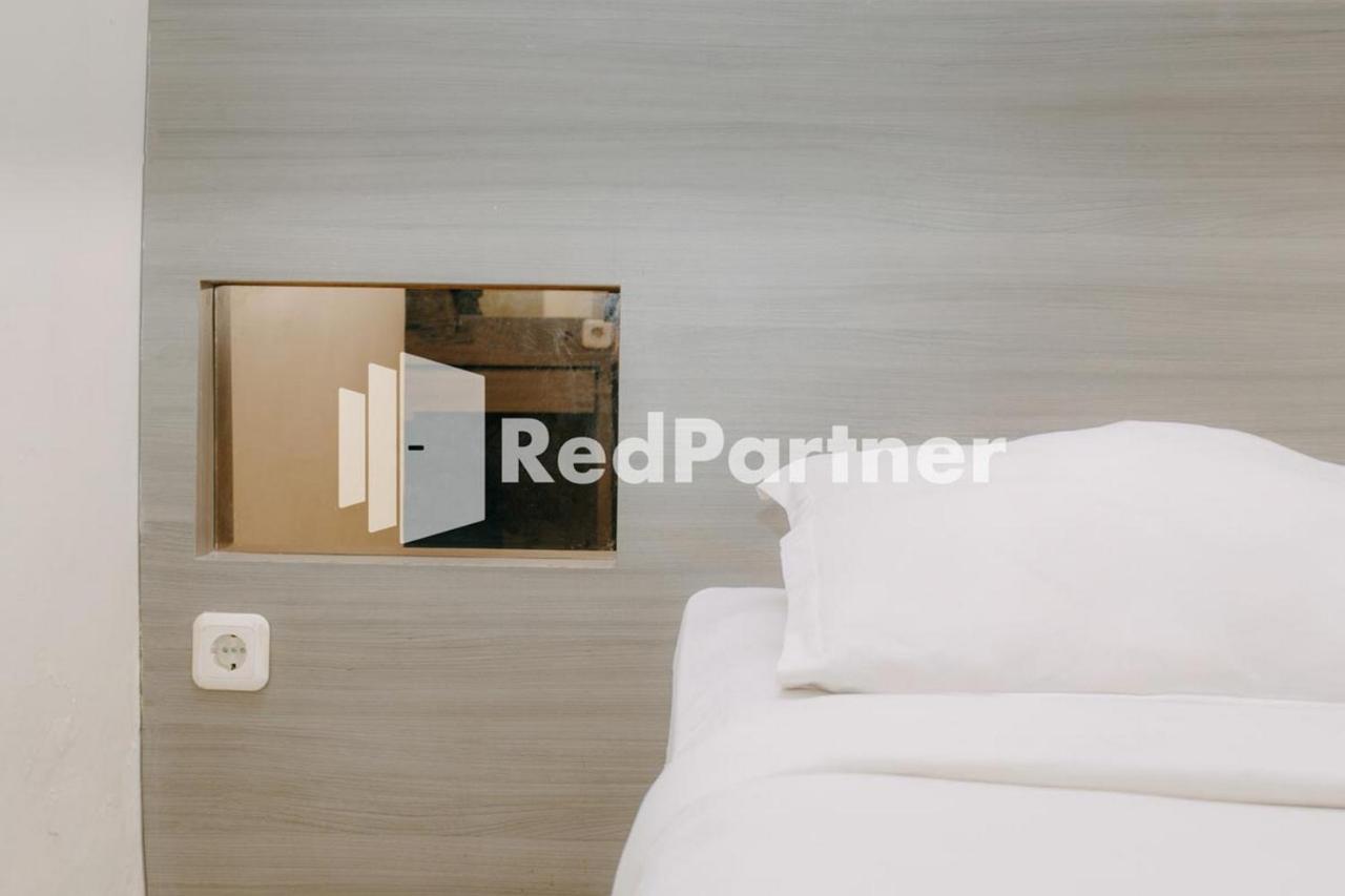 סוראבאיה We Stay Residence Redpartner מראה חיצוני תמונה