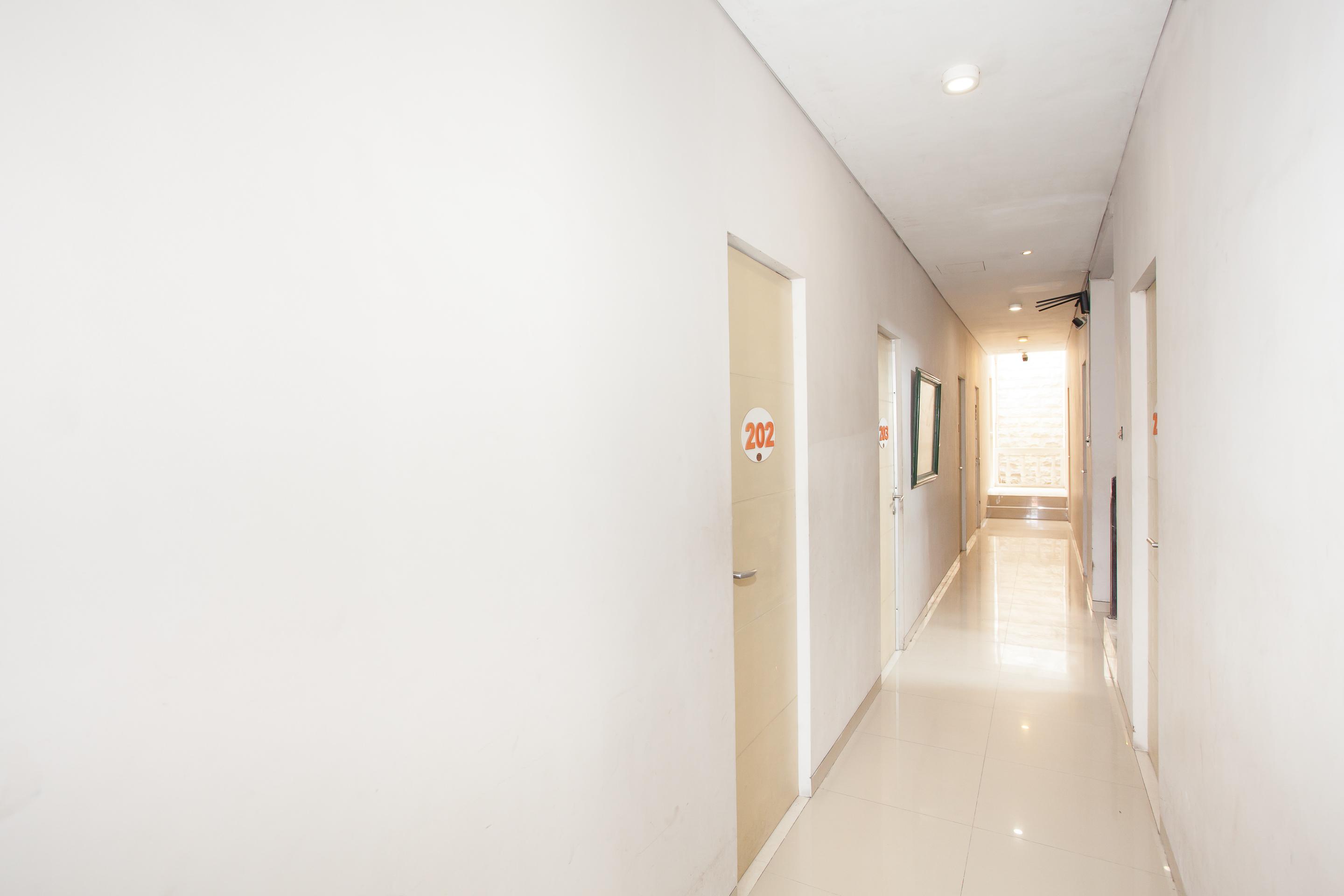 סוראבאיה We Stay Residence Redpartner מראה חיצוני תמונה